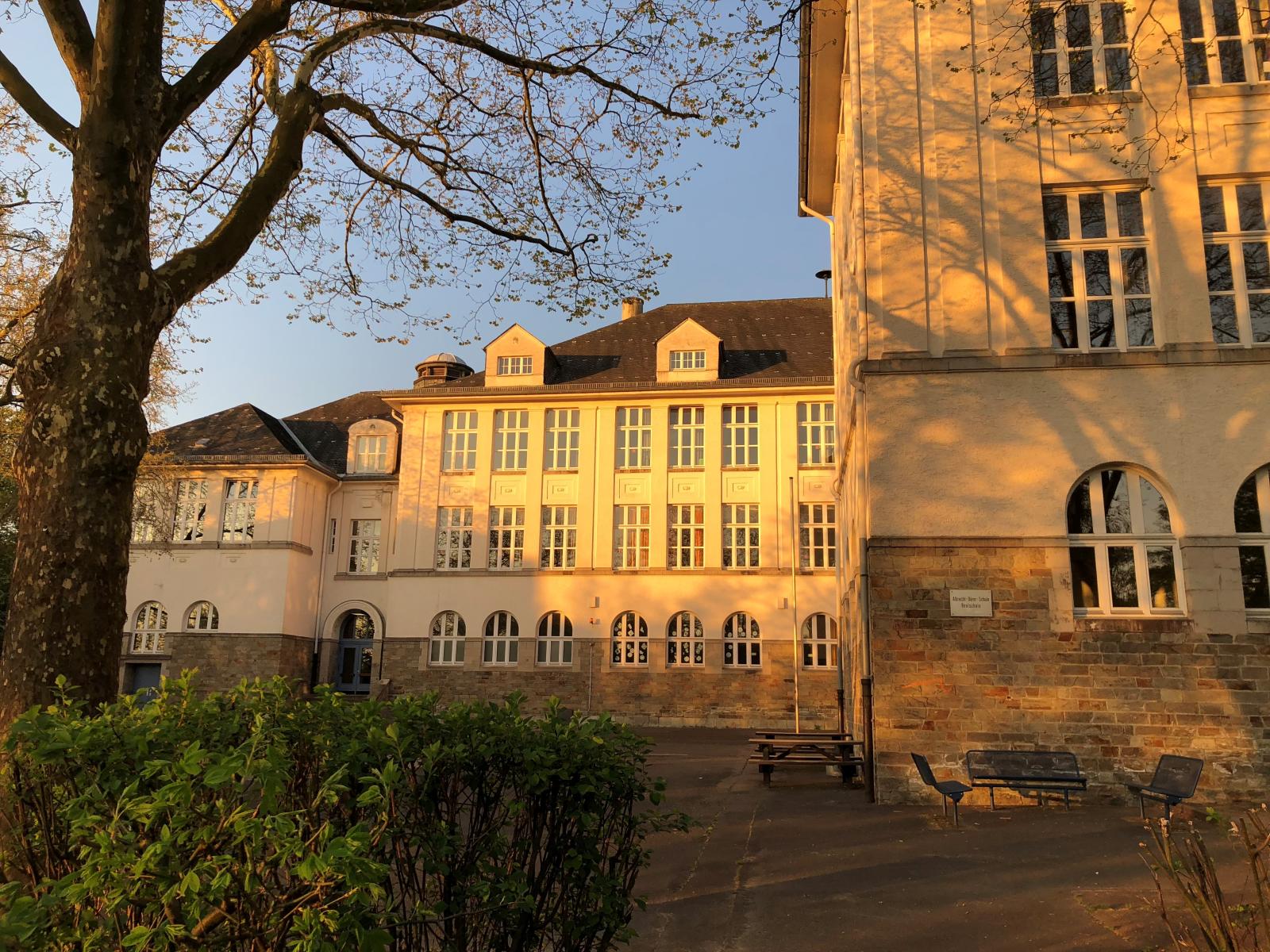 Schulportal KGS Helene Weber in Wiesbaden
